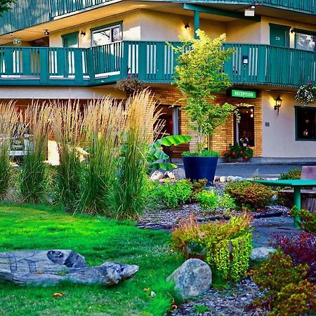 Robin Hood Inn And Suites Victoria Ngoại thất bức ảnh