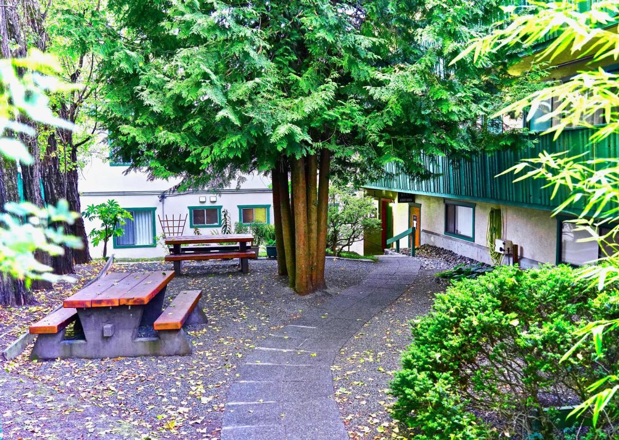 Robin Hood Inn And Suites Victoria Ngoại thất bức ảnh