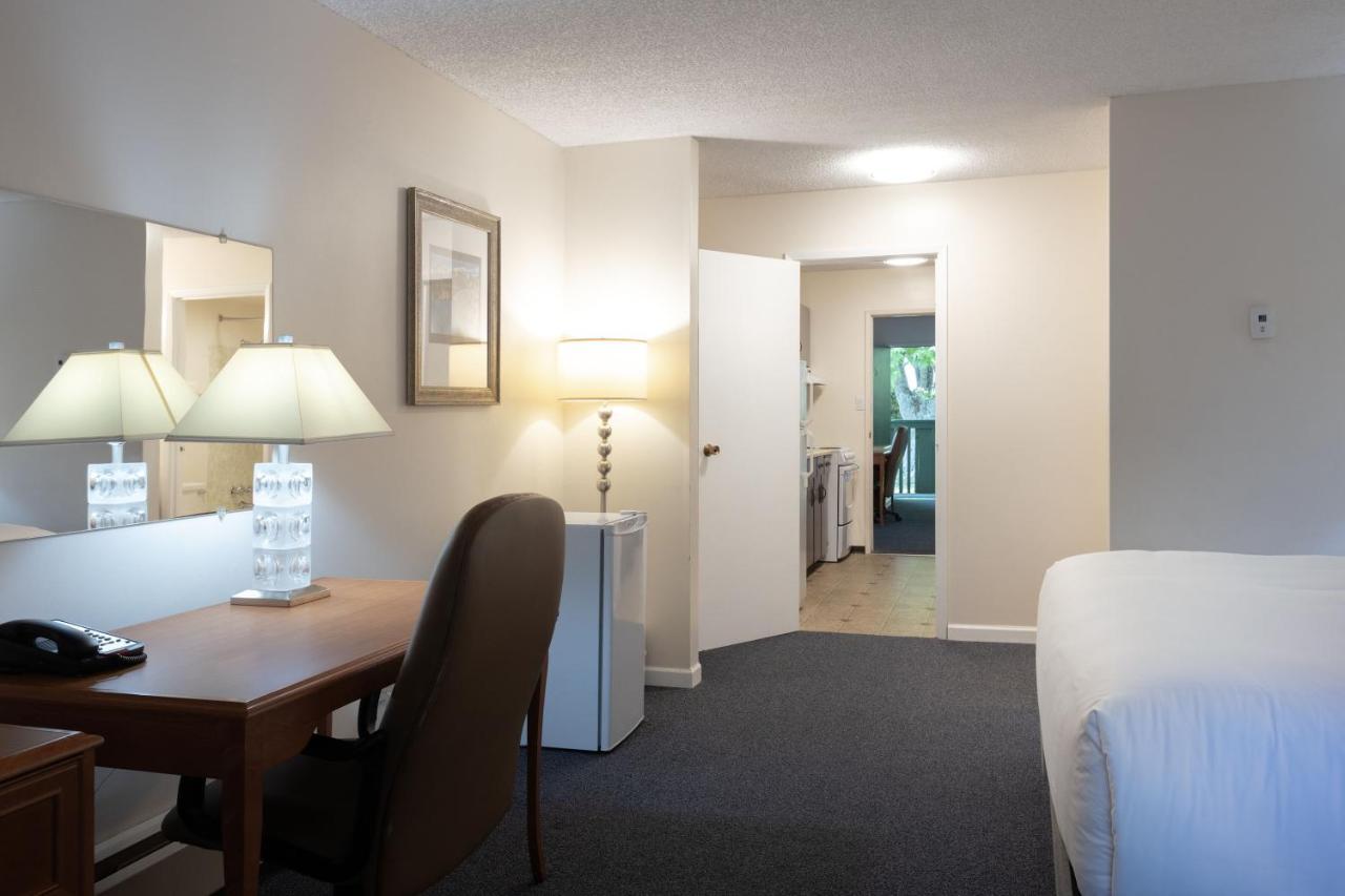 Robin Hood Inn And Suites Victoria Ngoại thất bức ảnh