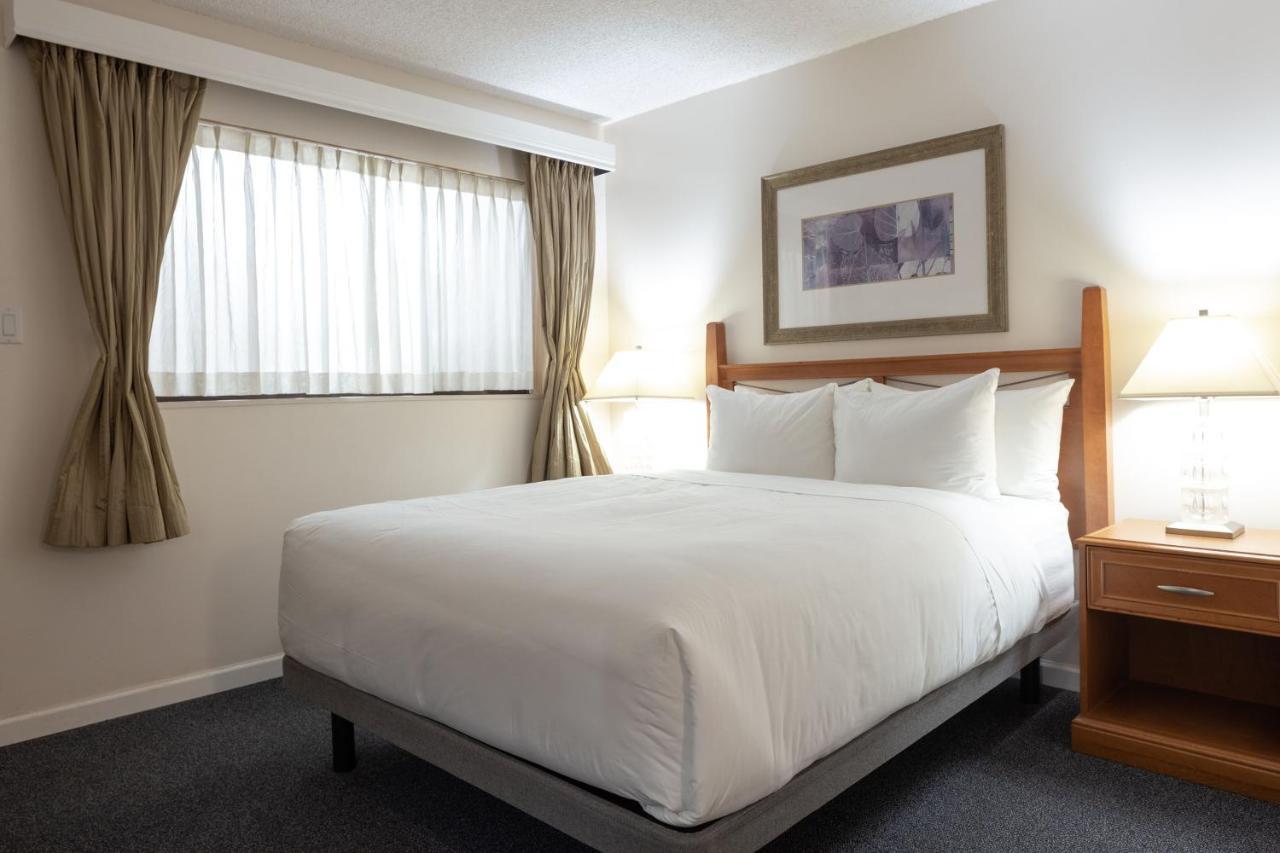 Robin Hood Inn And Suites Victoria Ngoại thất bức ảnh