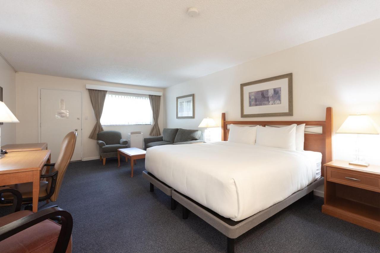 Robin Hood Inn And Suites Victoria Ngoại thất bức ảnh