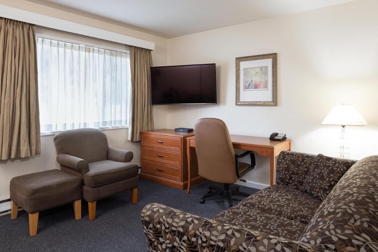 Robin Hood Inn And Suites Victoria Ngoại thất bức ảnh