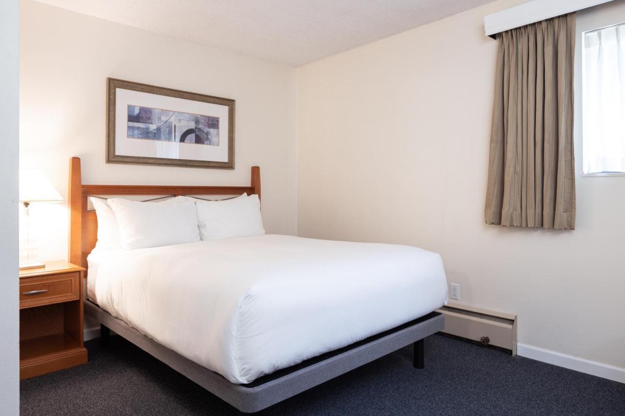 Robin Hood Inn And Suites Victoria Ngoại thất bức ảnh