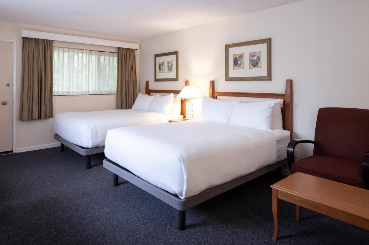 Robin Hood Inn And Suites Victoria Ngoại thất bức ảnh