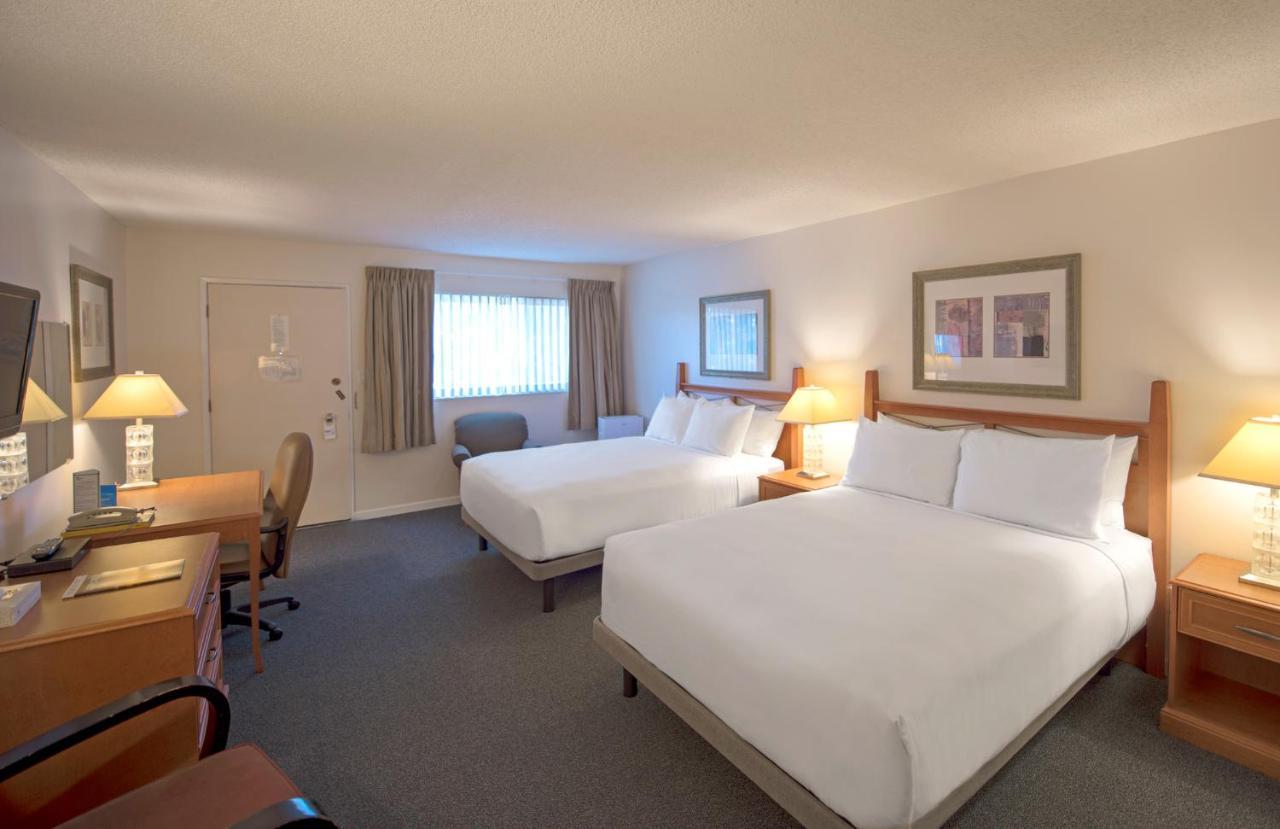 Robin Hood Inn And Suites Victoria Ngoại thất bức ảnh