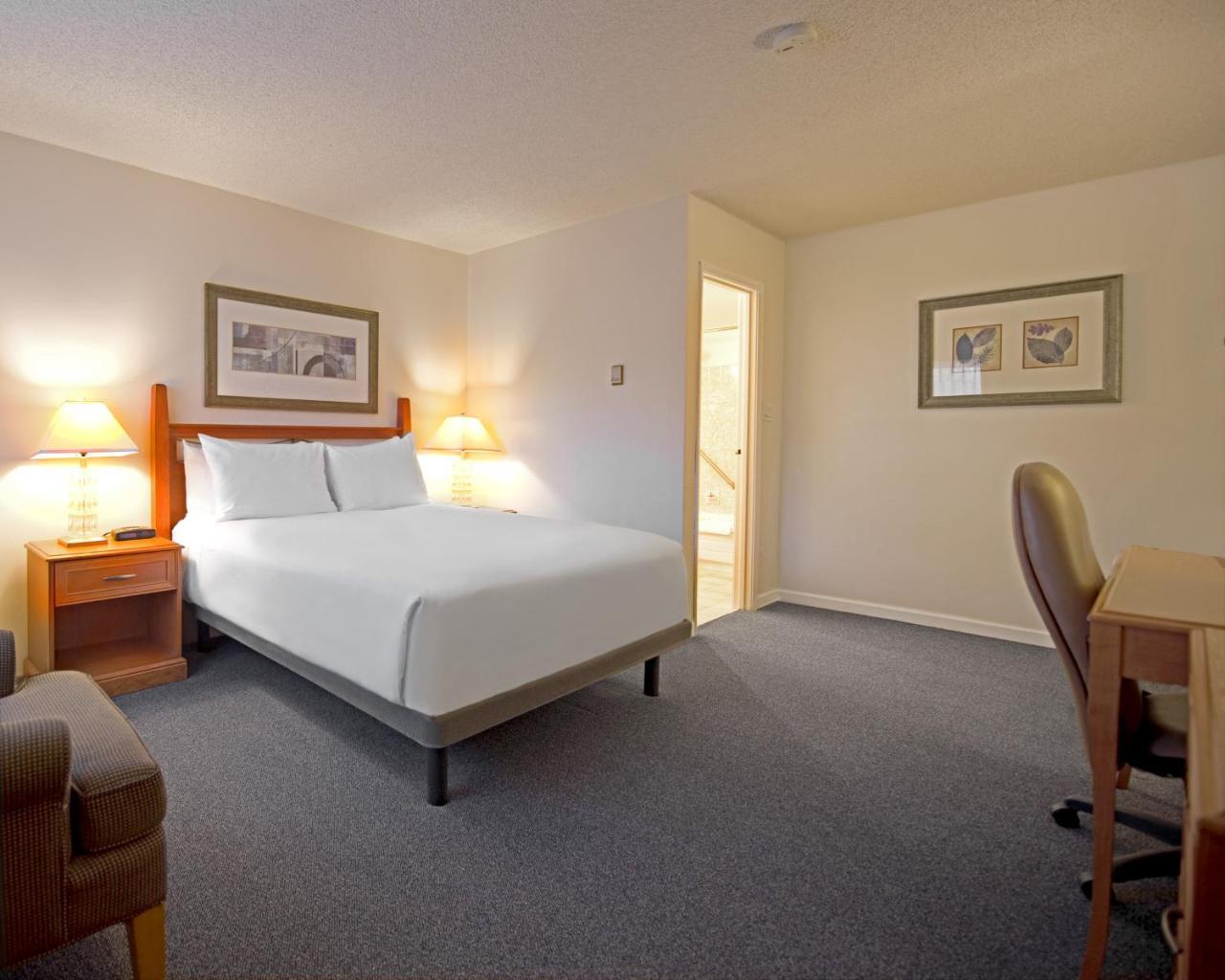 Robin Hood Inn And Suites Victoria Ngoại thất bức ảnh