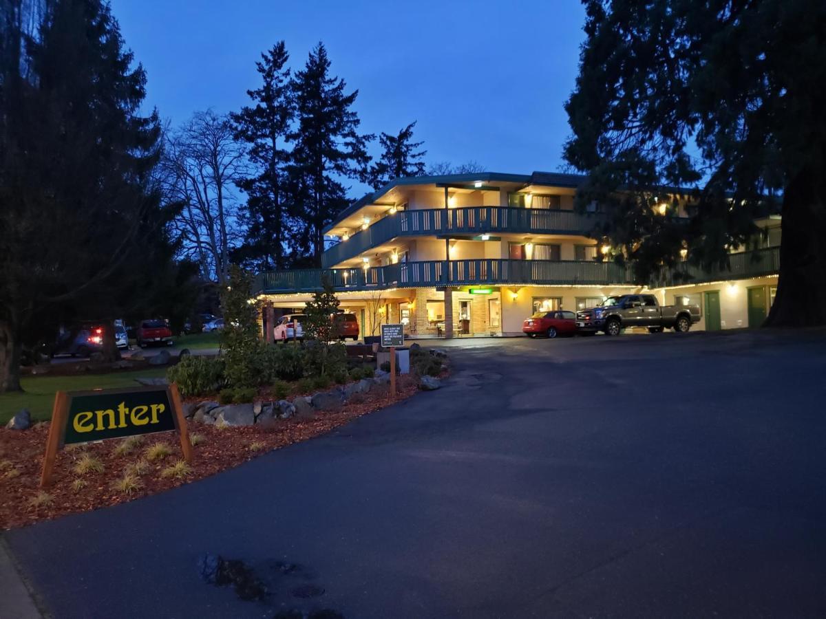 Robin Hood Inn And Suites Victoria Ngoại thất bức ảnh